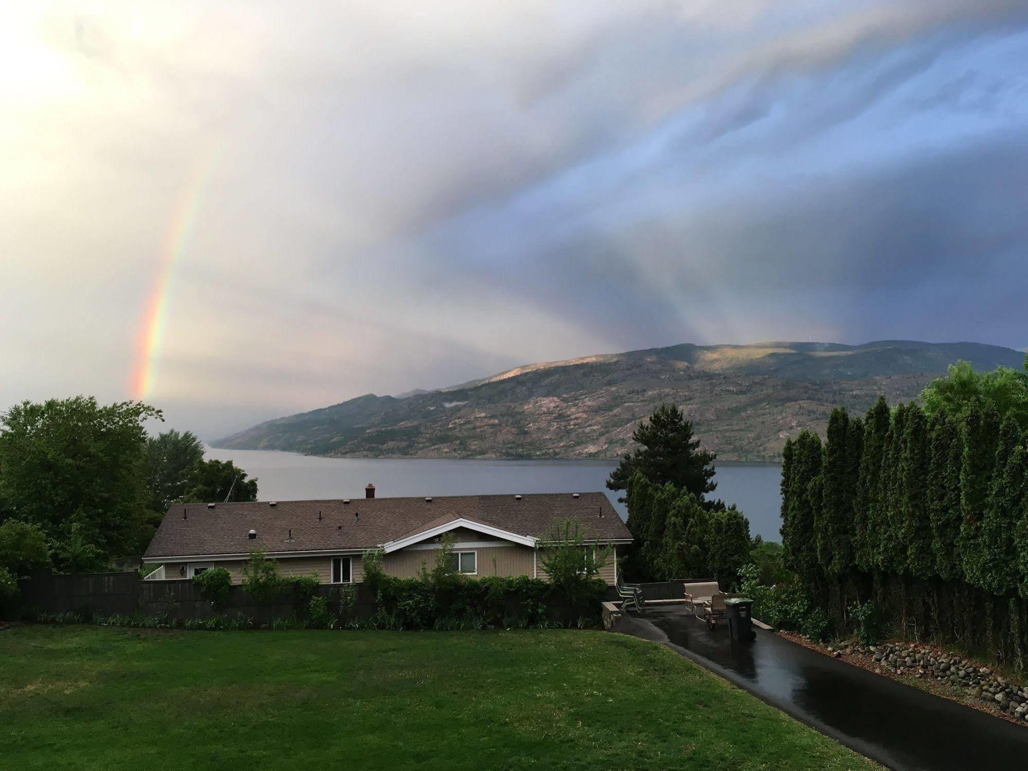 A Day'S Dream B&B Peachland Exterior photo